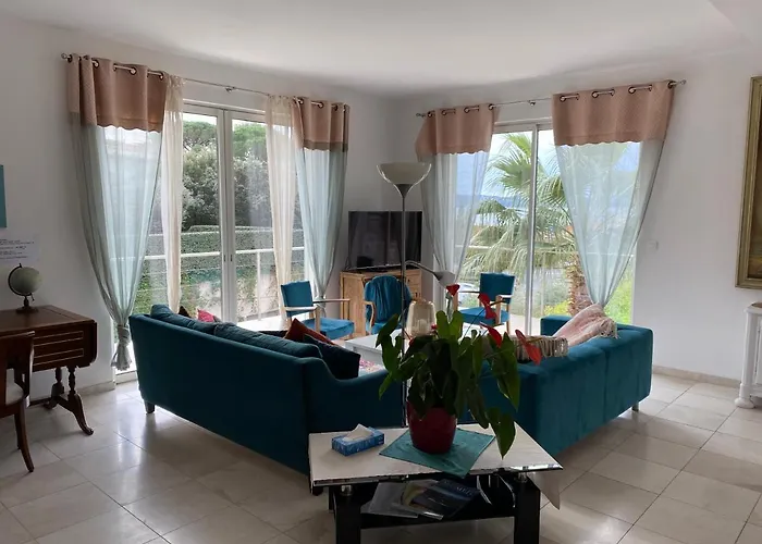 La Mangouste Apartment *